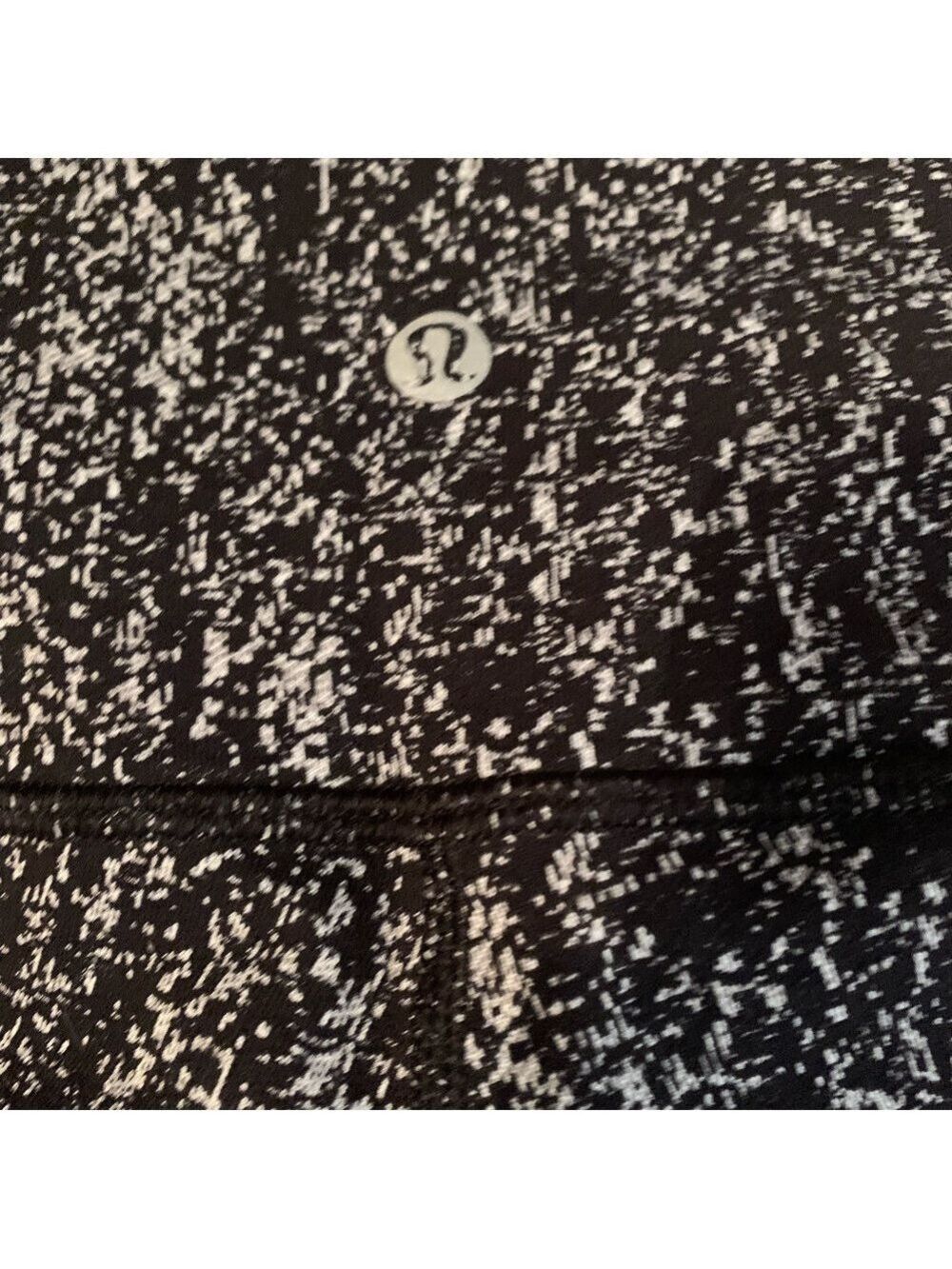 Lululemon Black & White Textured Wunder Unders - Picture 4 of 9